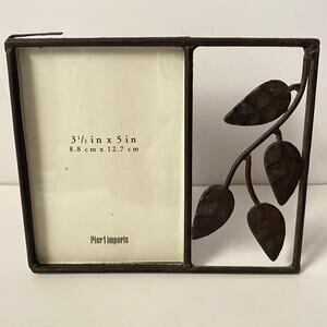 Vintage Pier 1 Metal Picture Stand Frame Wrought Iron Leaf Scroll 3 1/2 x5 Photo